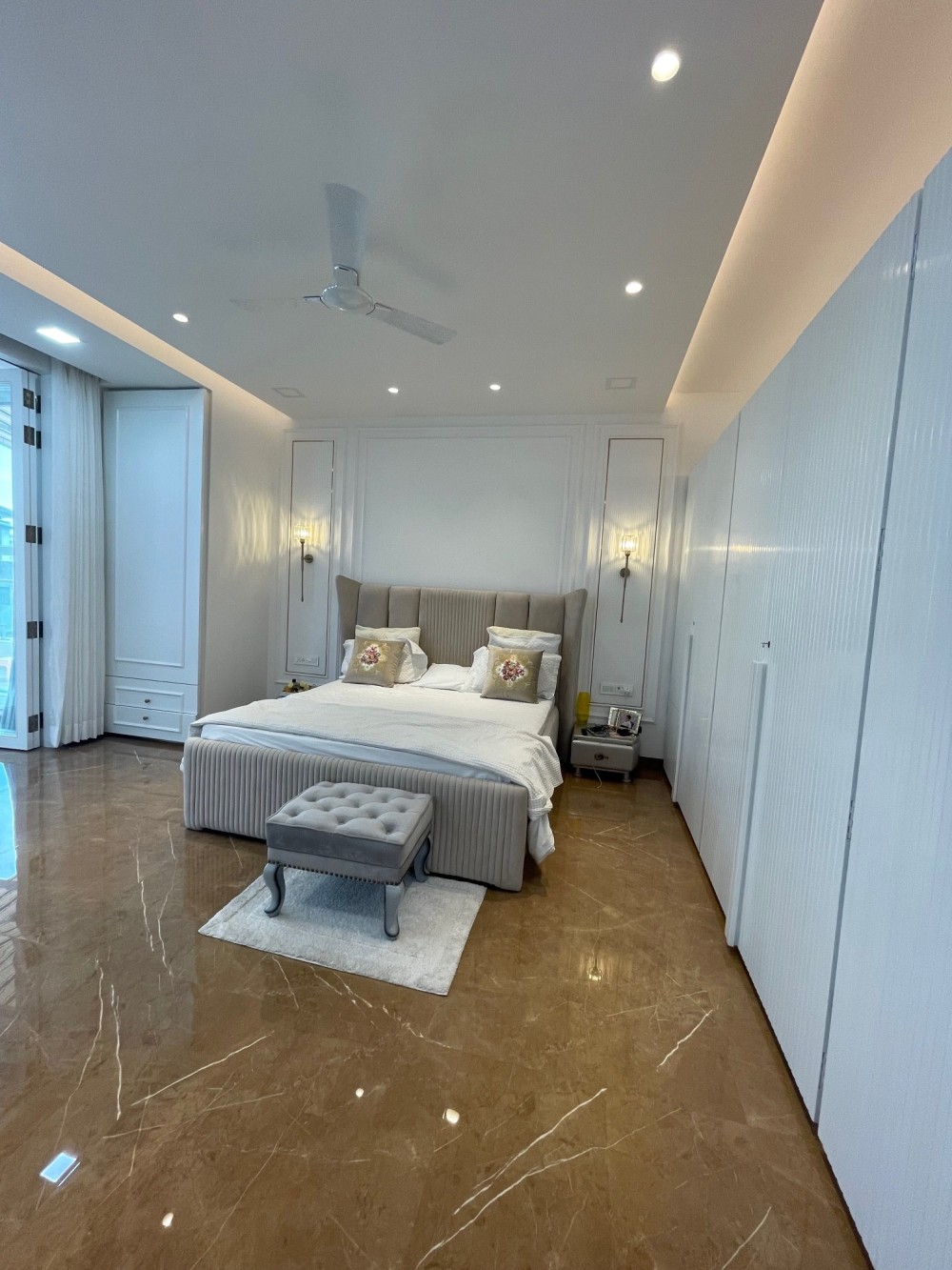 RESIDENTIAL INTERIORS FOR MR. RAVI HASSANI 